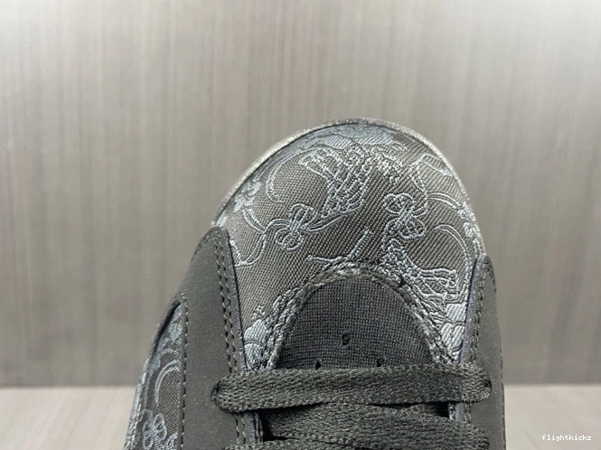 Triple (W) 6 DB9818-001 SD Black Jordan Retro 0830